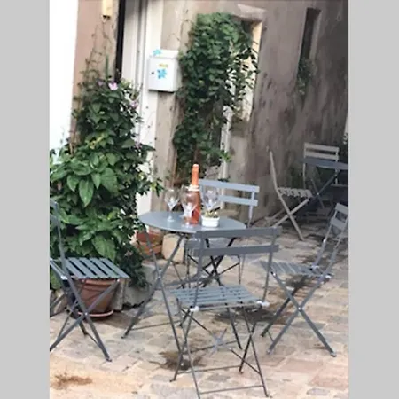 Holiday home La Mezon Aupres De L'eau 3 Chambres